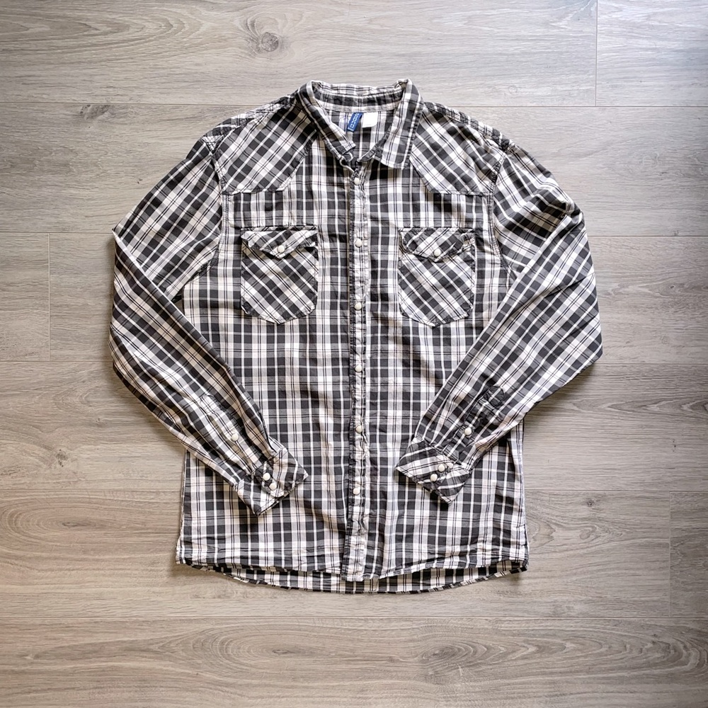 H&M Divided Plaid Long Sleeve Snap Button Down Shirt Black White Size Large